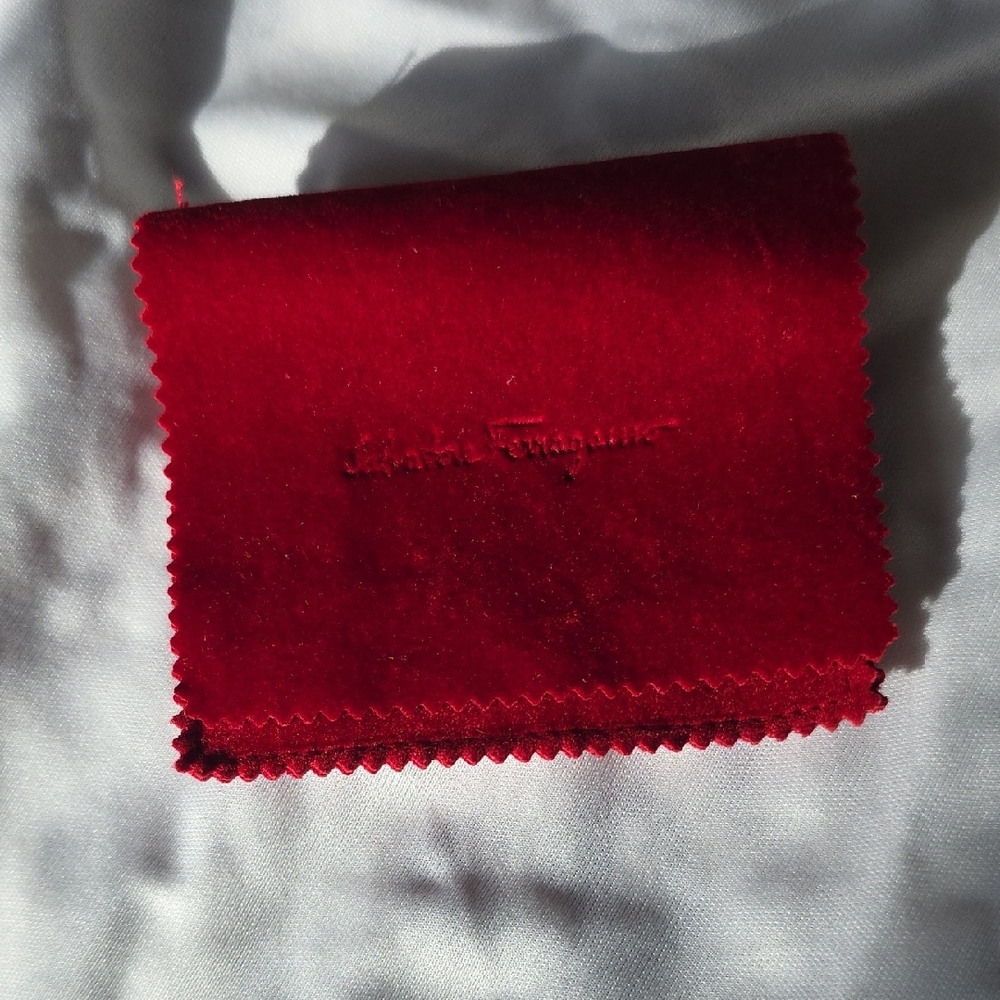 💚5/$20💚Salvatore Ferragamo Crimson Velvet Jewelry Pouch